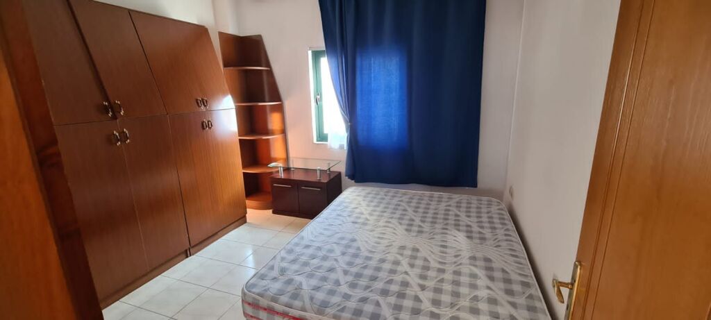 For rent 1+1 furnished elevator fresh near the treasury 35000 lek