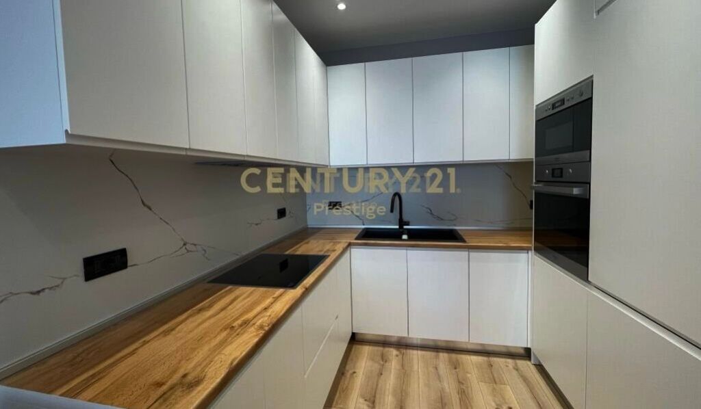 Appartamento 1+1 in affitto vicino alla scala presso il Comune di Parigi