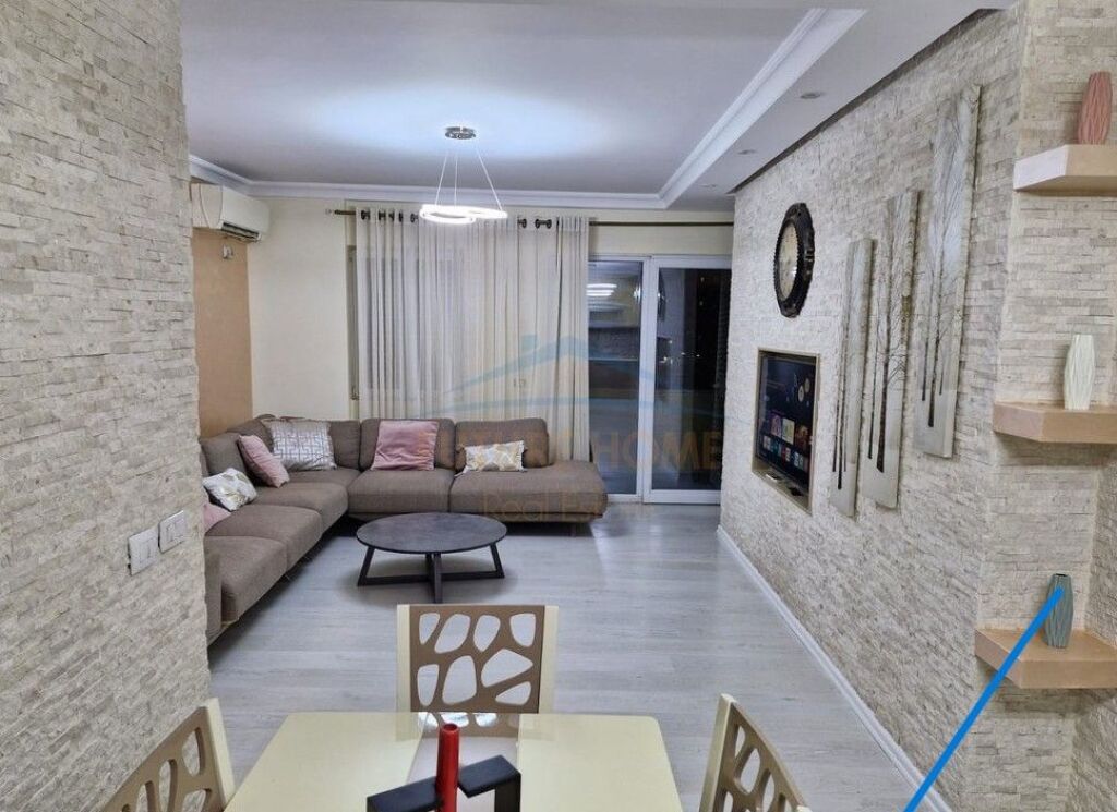 Shitet,  Apartament 3+1+2 , Porcelan, Tiranë .