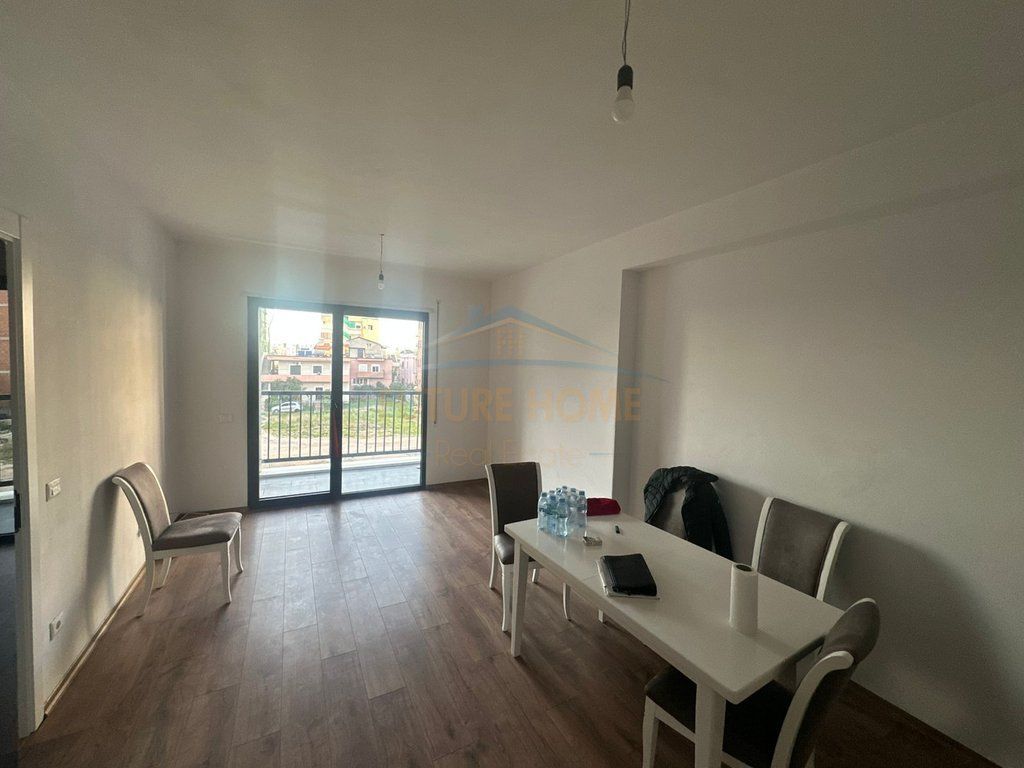 Shitet, Apartament 2+1+2+Post Parkimi, Bulevardi Ri, Tirane