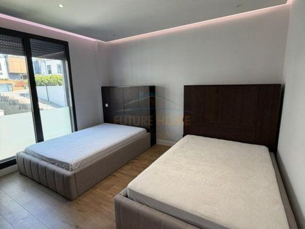 Shitet, Apartament 3+1+2+2 Poste Parkimi, Sofia Hill Residence, TEG, Tiranë.