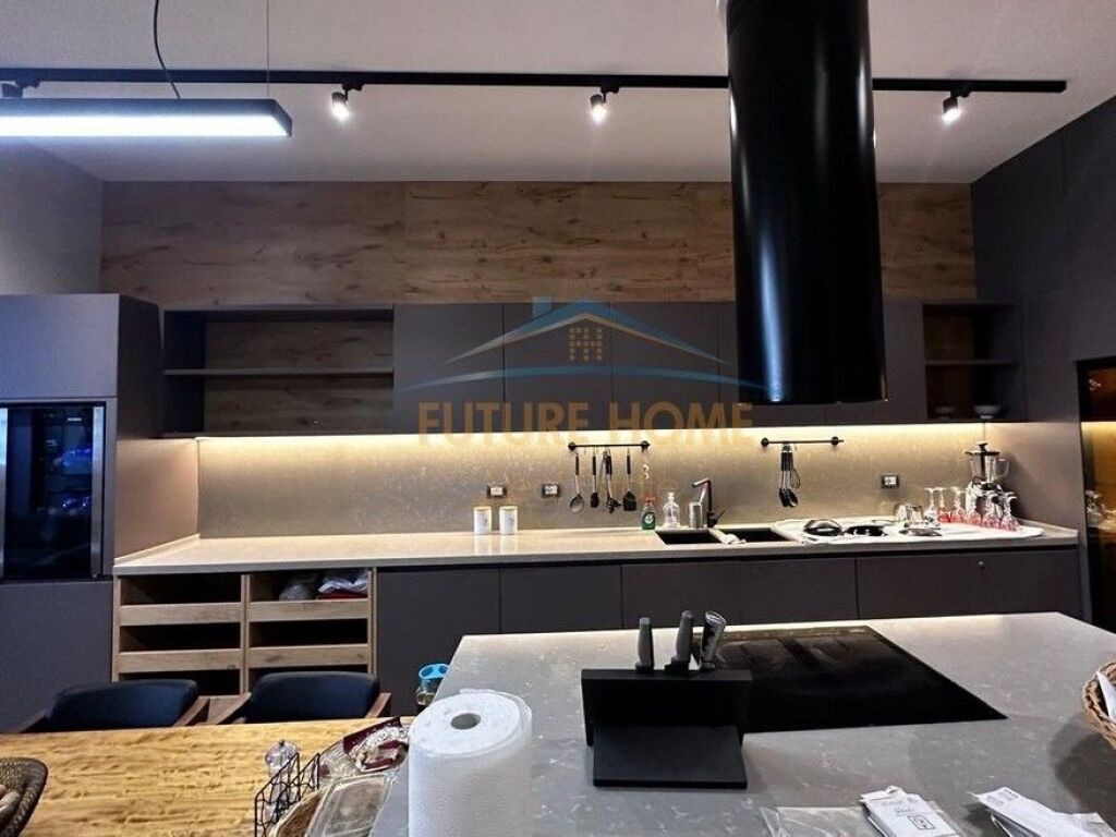 Luxury Apartment for Sale 4+1+2+Veranda+Swimming Pool+Parking Spot, Botanical Garden, Tirana