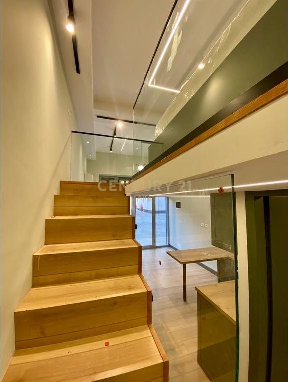 SHESIM, STUDIO LOFT NE XHAMLLIK