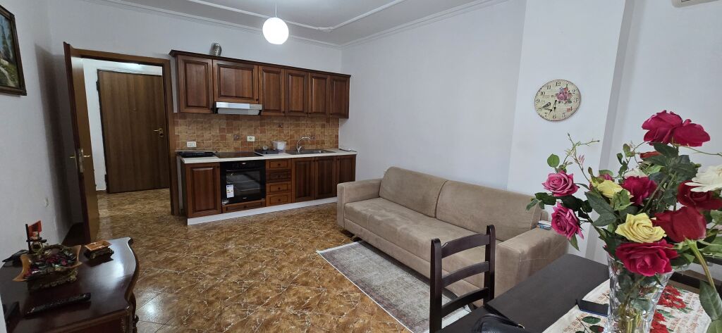 jepet me qira apartament 1+1, Koder e Diellit