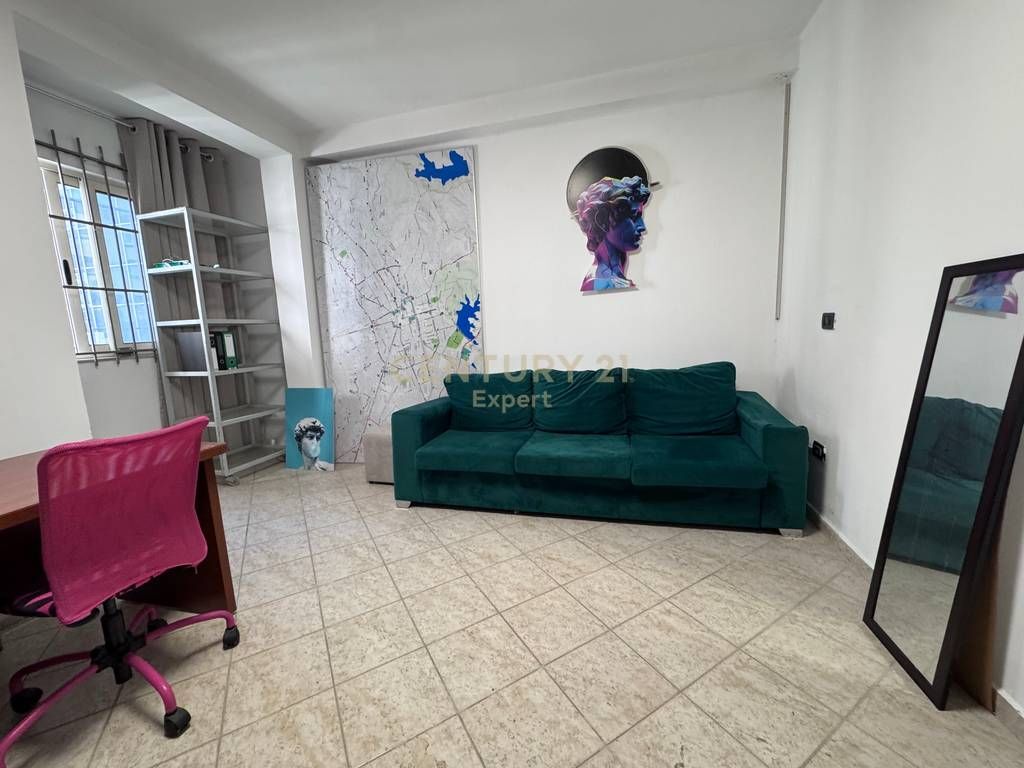 JAPIM ME QERA ZYRE NE QENDER! 300 € /Muaj