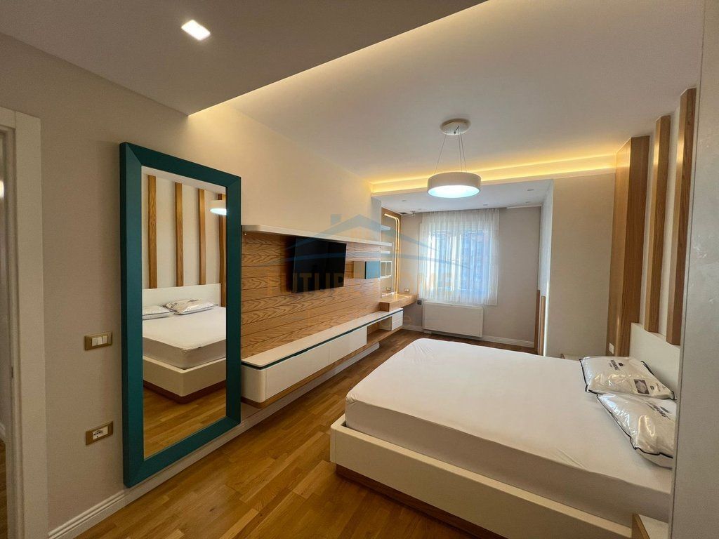 Qera, Apartament 3+1+2+ 2 Poste Parkimi, Komuna e Parisit