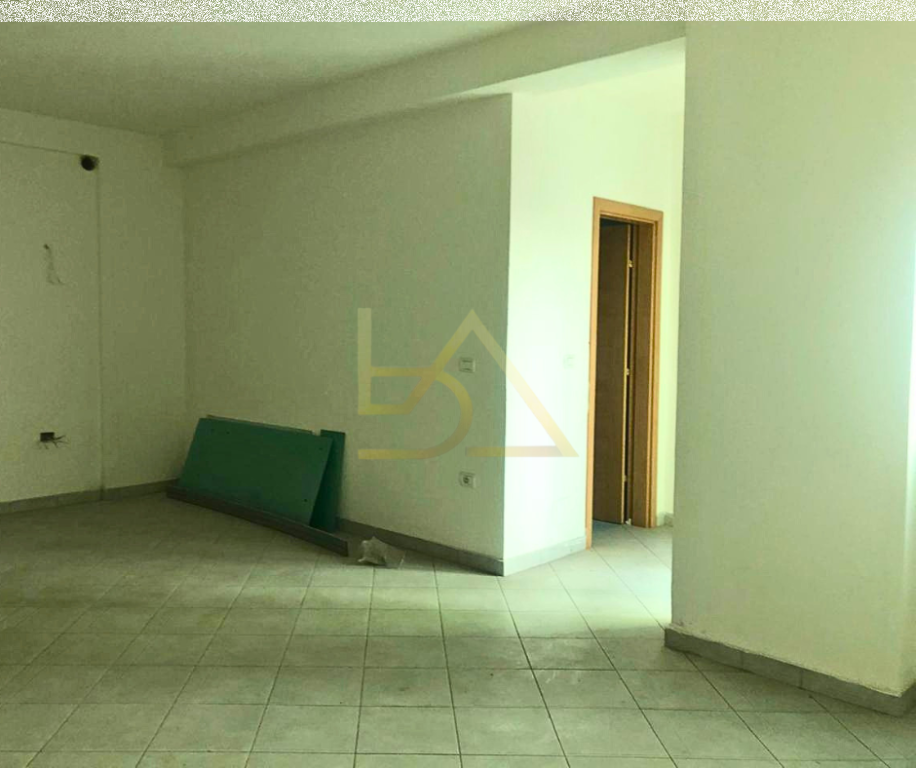 Shitet Apartament – Vlorë, Green Tower