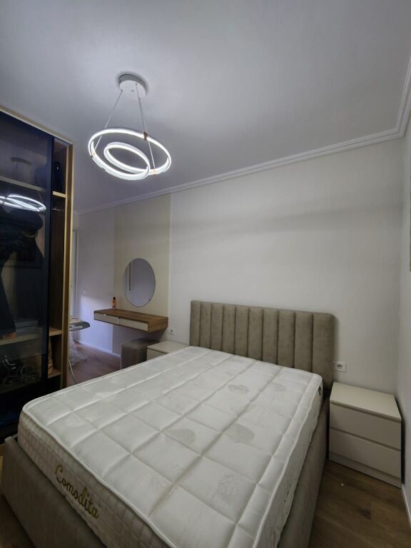 Jepet apartament me qera 2+1+P Golden Park 3, Perballe Amerikan 3/65.000 leke