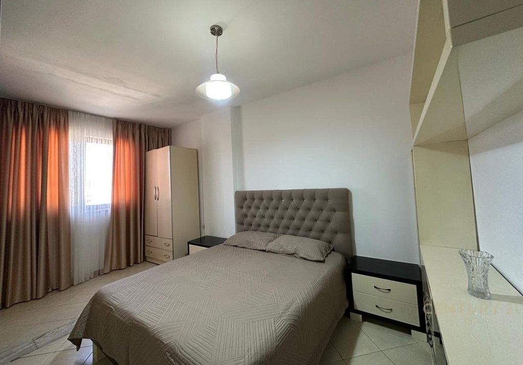 Apartament me qera 1+1 tek Kompleksi Grand, Tregu Elektrik