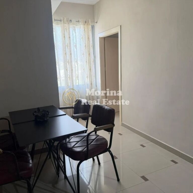 Qera | Shtëpi private 2 + 1 | Sauk | 450 €/muaj