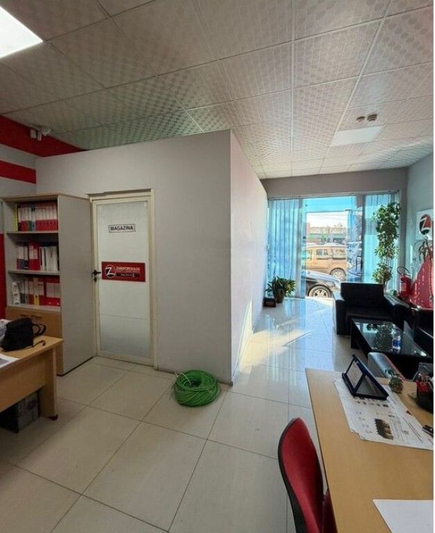 🏢 Jepet me qira ambient komercial – Dublex, 140 m², Laprakë – 1000€ neto