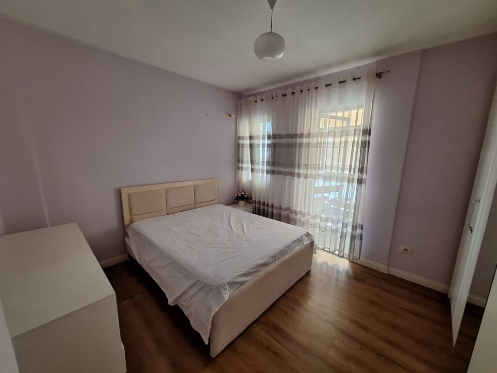 APARTAMENT 2+1 PER QIRA NE MISTO MAME, PRANE KMY