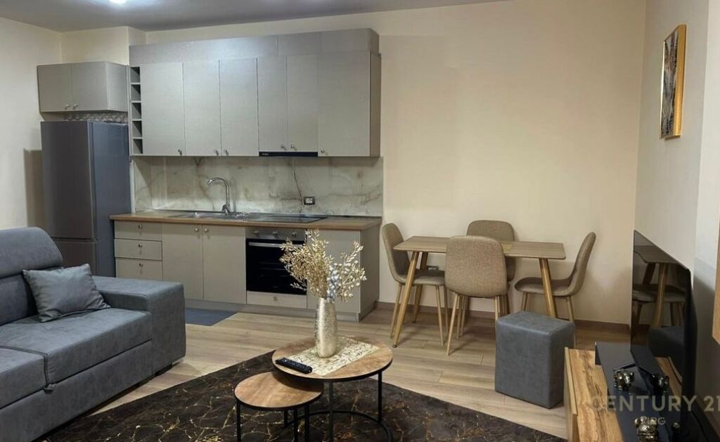 Apartment 1+1 me qira , perballe me Delijorgjin