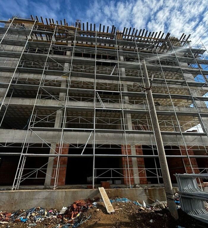 Vanetino 4 MUNDESI PER KESTE KAMEZ