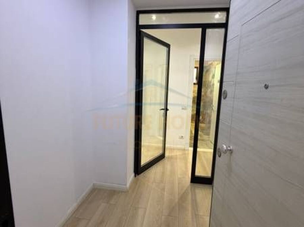 Vendesi Appartamento 2+1+Posto Auto, Residenza Future Home, Unaza e Re