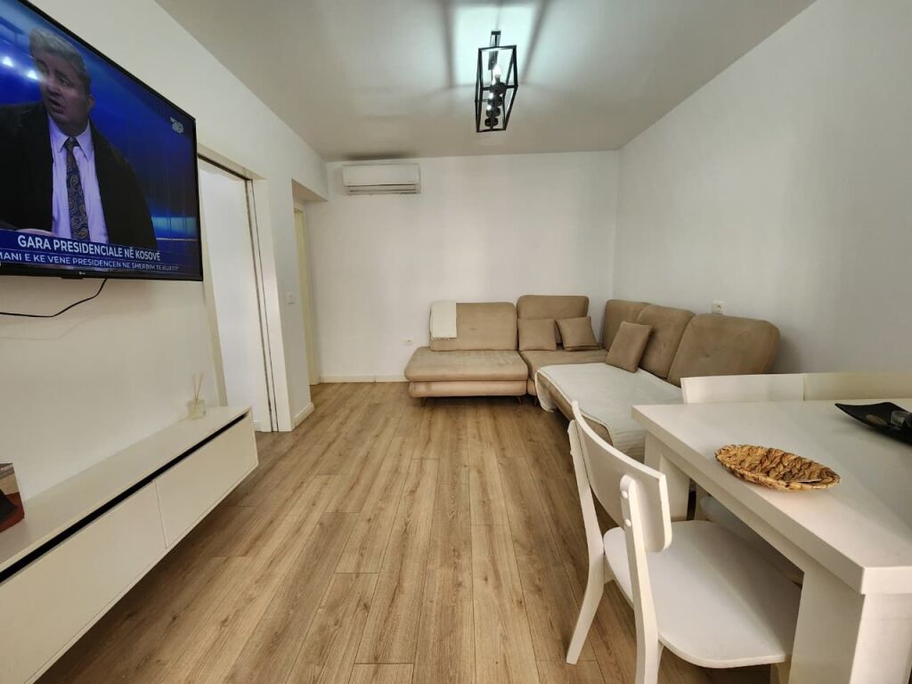 In Affitto: Apt 2+1 ( 📍Petro Nini - Liqeni, Rr. Kosovareve ) Completamente Rifinito 60M2 🔥 | 580 EURO/Mese 🔥
