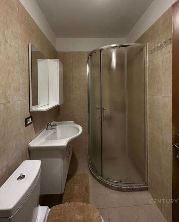 Apartment 1+1 me qira , perballe me Delijorgjin