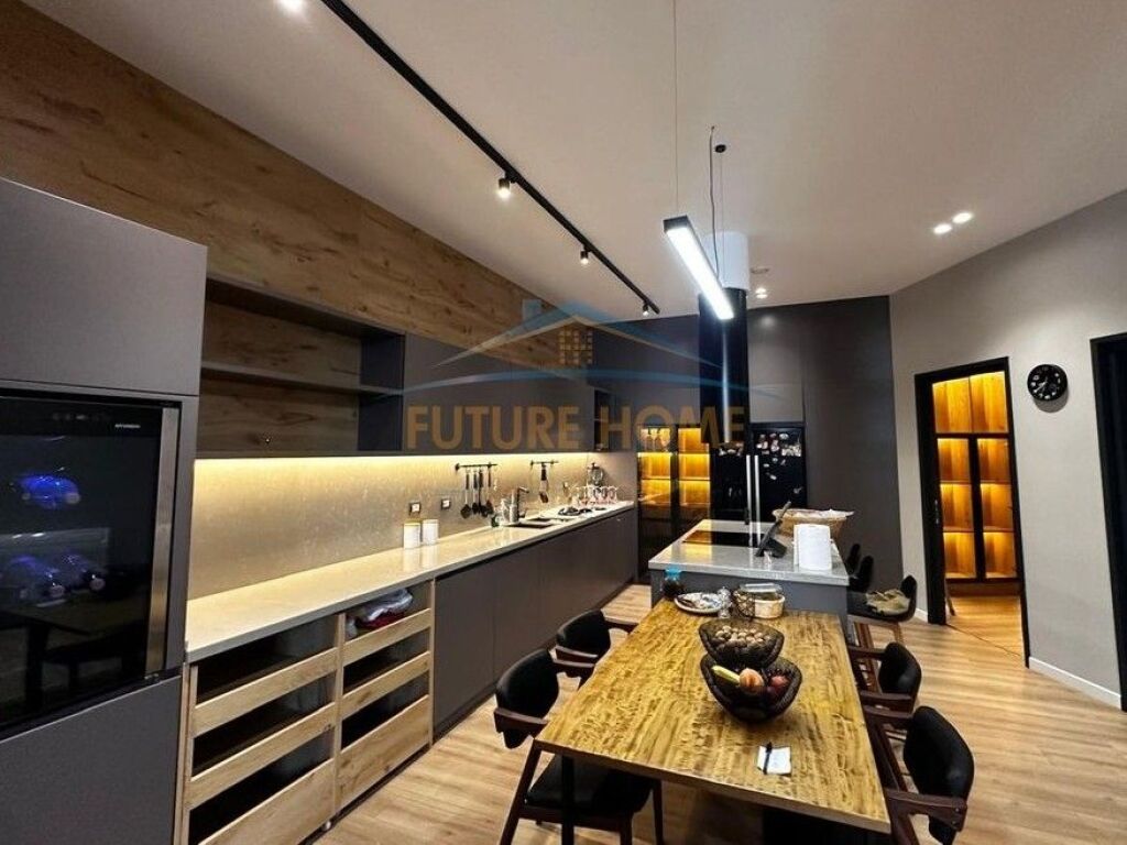 Luxury Apartment for Sale 4+1+2+Veranda+Swimming Pool+Parking Spot, Botanical Garden, Tirana