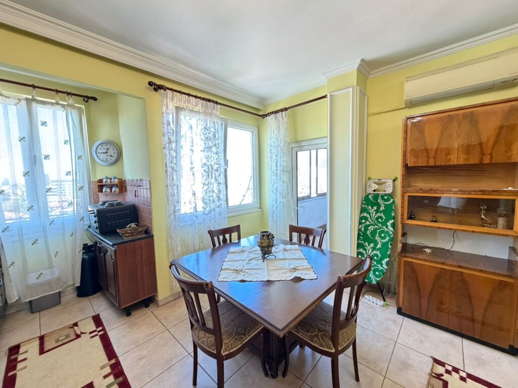 Appartamento in vendita vicino al Nuovo Bazaar