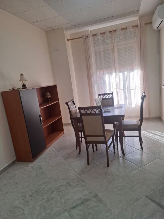 Jepet Apartament me qera