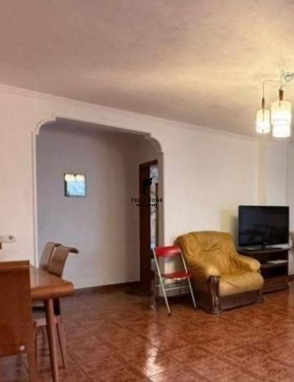 SHITET APARTAMENT 2+1 ZOGU ZI 217.000 EURO FH-68631