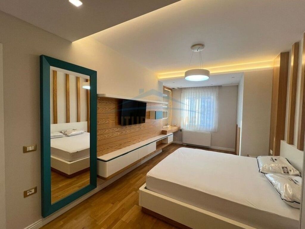 Qera, Apartament 3+1+2+ 2 Poste Parkimi, Komuna e Parisit