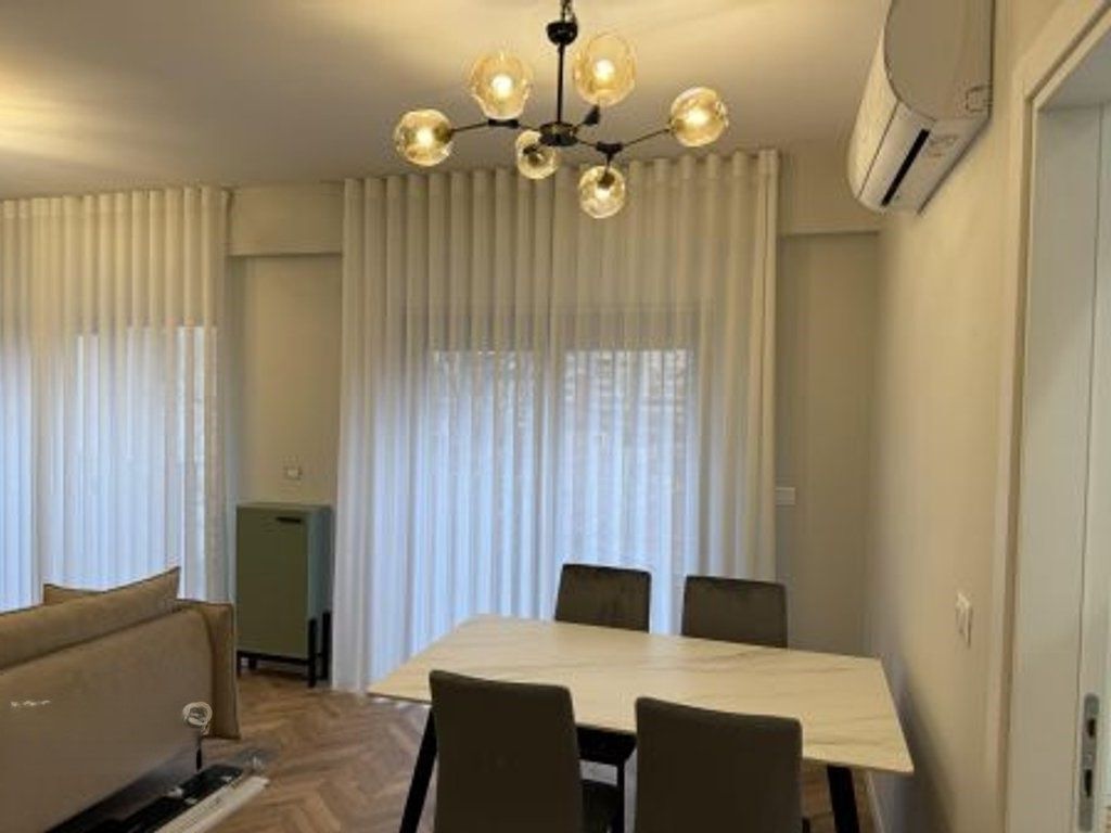 VENDESI APPARTAMENTO 1+1 VICINO ALLA CHIESA CATTOLICA, VIA KAVAJES