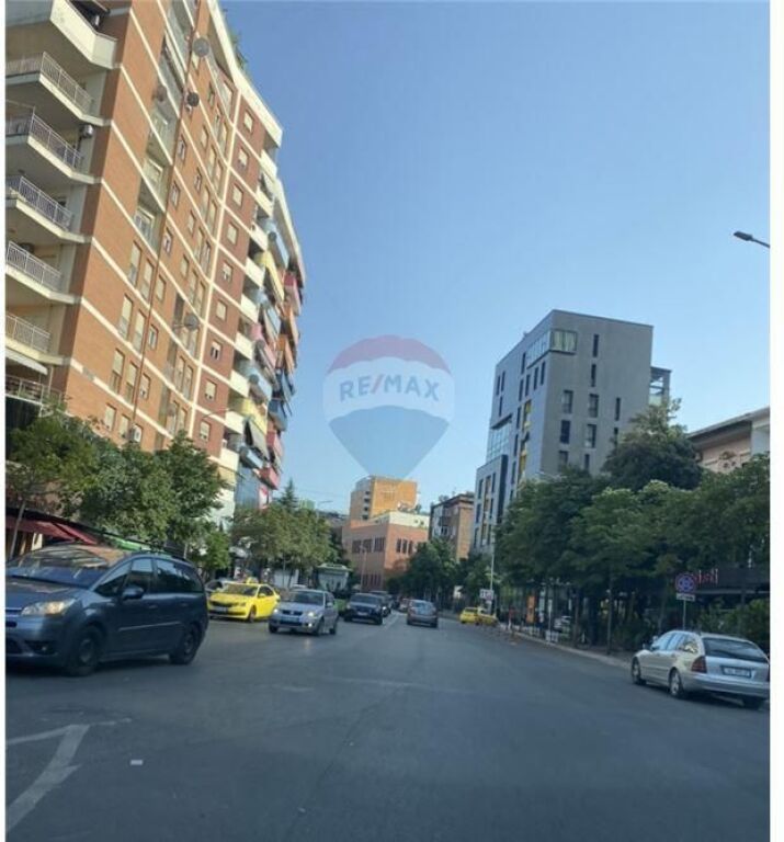 Njesi biznesi fantastik per shitje buze rruge!