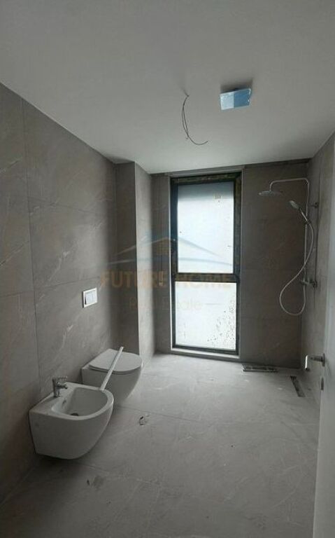 For sale, Apartment 2+1+2, Access Tirana, Former Eagle Square