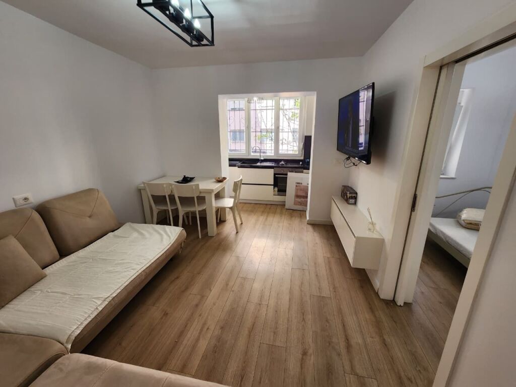 In Affitto: Apt 2+1 ( 📍Petro Nini - Liqeni, Rr. Kosovareve ) Completamente Rifinito 60M2 🔥 | 580 EURO/Mese 🔥