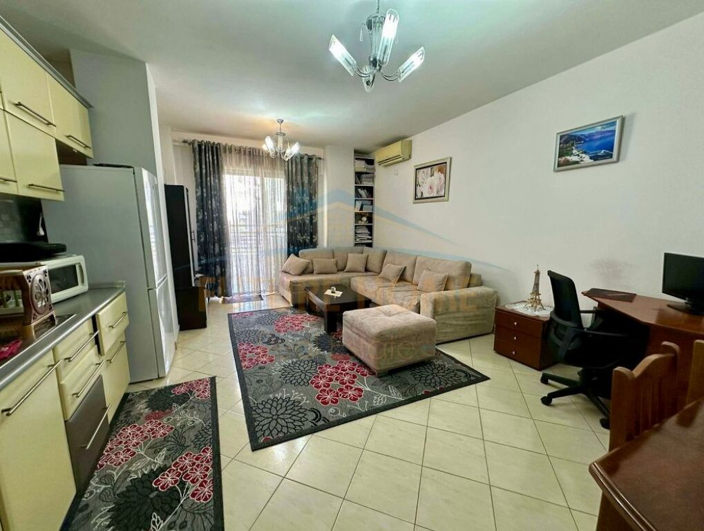 Qera, Apartament 1+1, Fresku