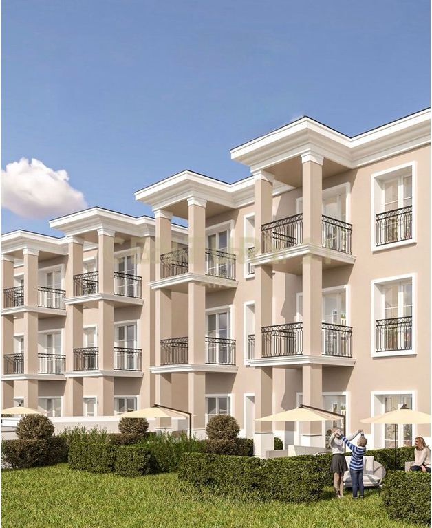 Shitet apartament 2+1+2 tek Rolling Hills Liqeni