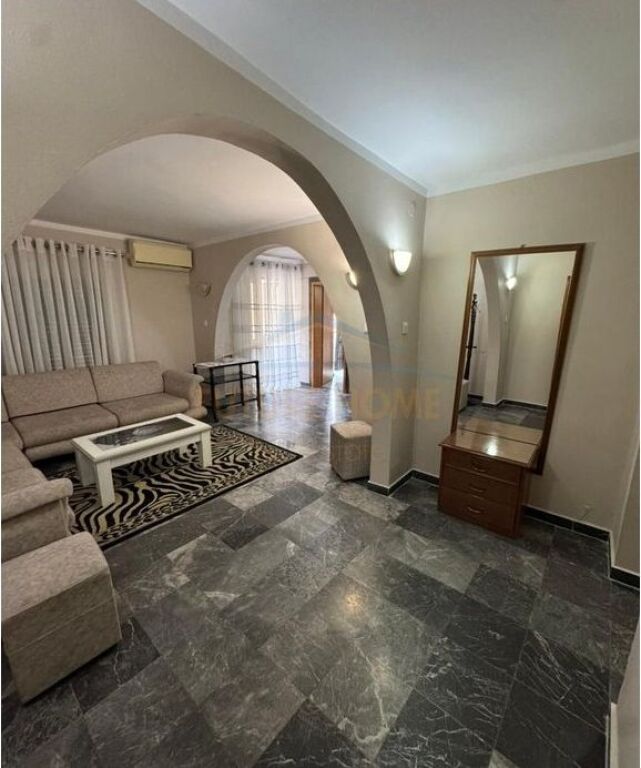 Affitto, Appartamento 2+1+2, Via Fortuzi, Tirana