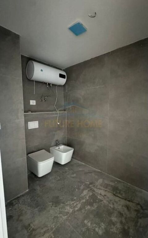 For sale, Apartment 2+1+2, Access Tirana, Former Eagle Square