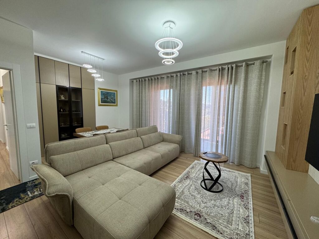 Appartamento 3+1+2+posto auto in affitto, Tirana Garden Building, Via Kavaja