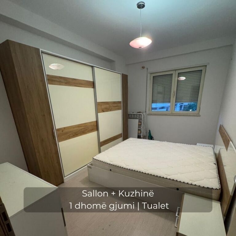 Jepet me qira apartament 1+1 në 📍Komuna e Parisit, ngjitur me Qendrën Kristal.