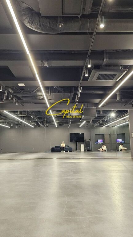 AMBIENT BIZNESI ME QIRA 361 M2 ZOGU I ZI 5.800 EURO