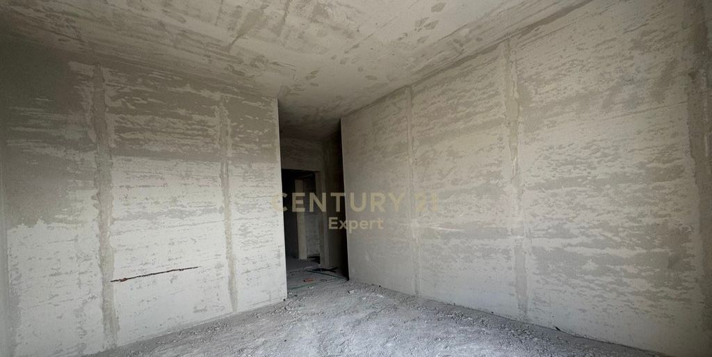 Garsoniere ne shitje, Spitali Amerikan 2