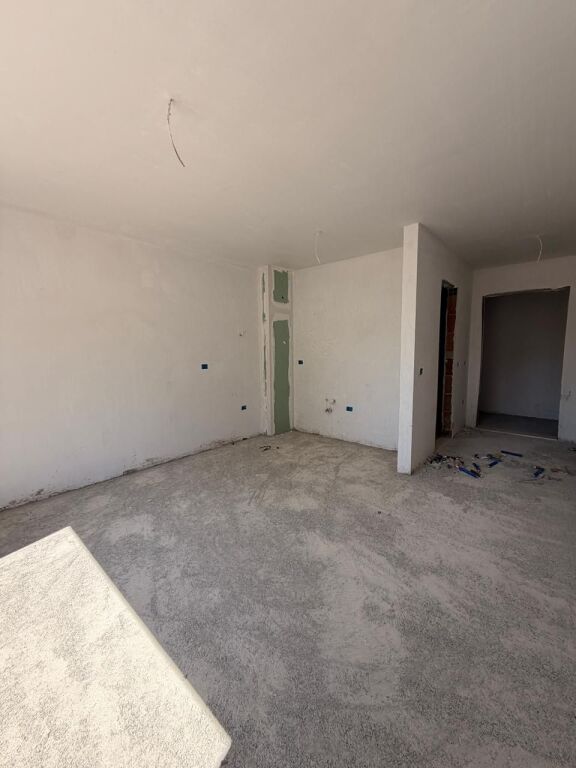 Garsoniere me pamje deti  për shitje – Golem