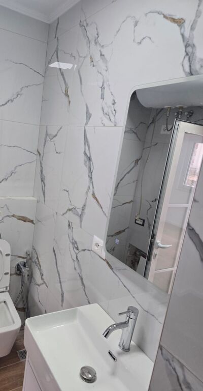 Apartamwnt 1+1 per shitje Shkolla e Kuqe ! 122,000€