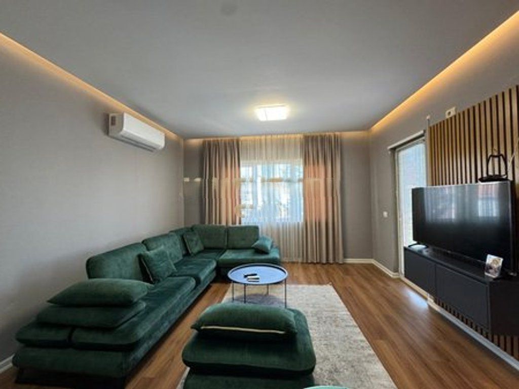 SHITET APARTAMENT 1+1 NE DON BOSKO, PRANE BUJTINES SE GJELIT