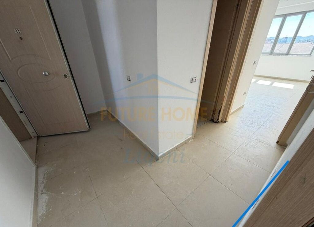 Shitet , Apartament 1+1 , Kinostudio, Tiranë.