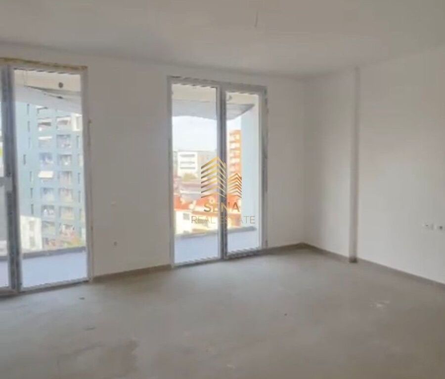 Affitto, Locale per Attività Commerciale,3+1+2+blk, Vicino alla Farmacia 10-90.000 Lek/Mese