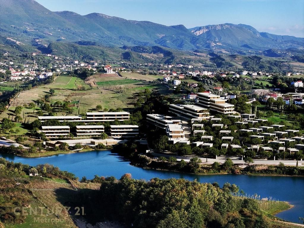 Apartament 2+1+2 me Pamje nga Liqeni, Lake Front, Farkë!