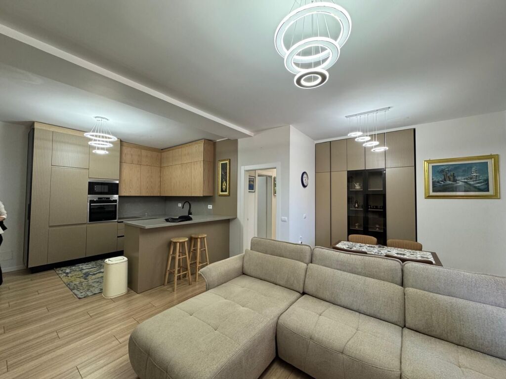 Appartamento 3+1+2+posto auto in affitto, Tirana Garden Building, Via Kavaja