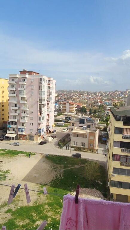 Shitet Apartament 2+1