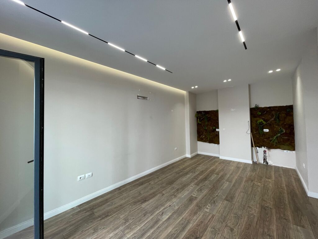 Ambient Zyrash me Qira ne Porcelan