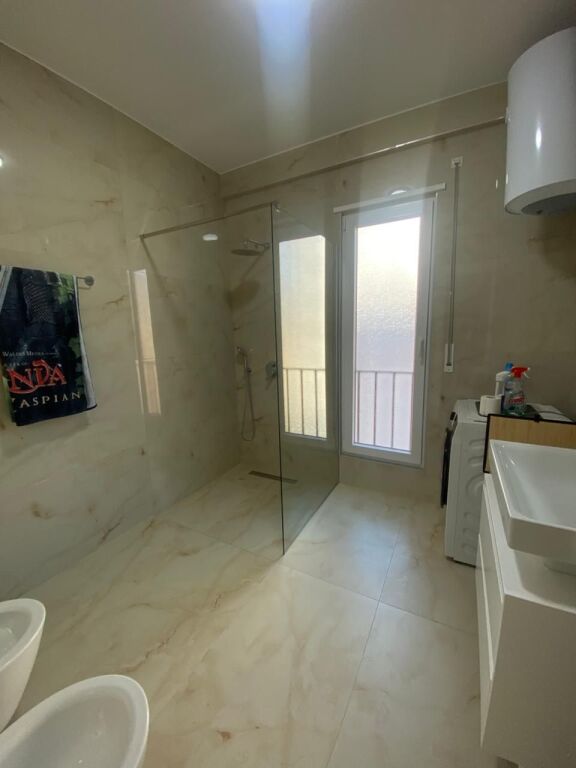 Apartament 2+1+2 me qira – Pazari i Ri