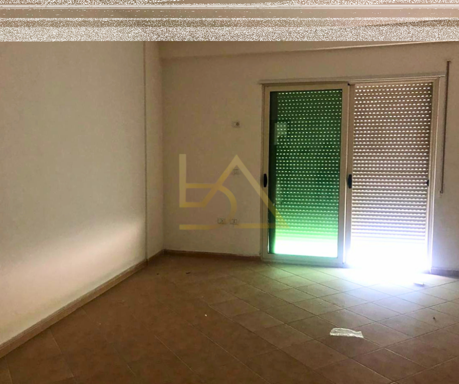 Shitet Apartament – Vlorë, Green Tower