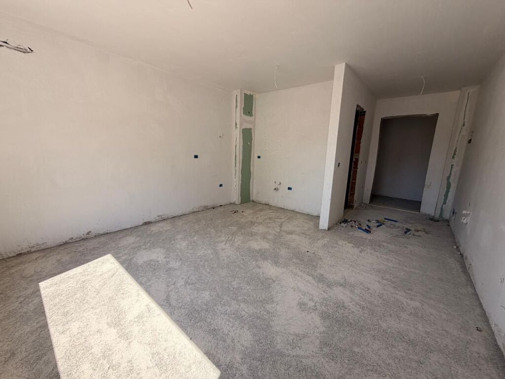 Garsoniere me pamje deti  për shitje – Golem